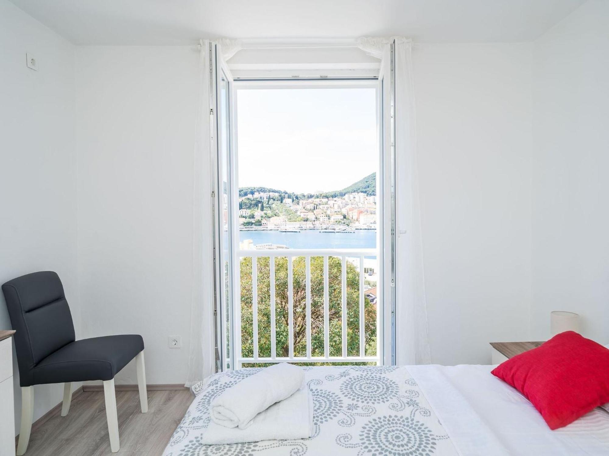 Apartment Cvjetkovi - Two Bedroom Apartment With Terrace And Sea View Dubrovnik Kültér fotó