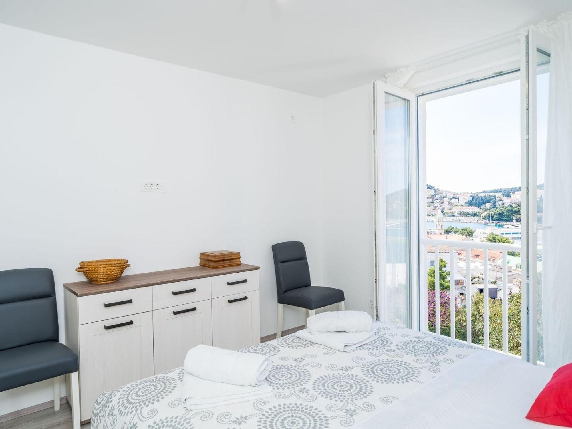 Apartment Cvjetkovi - Two Bedroom Apartment With Terrace And Sea View Dubrovnik Kültér fotó