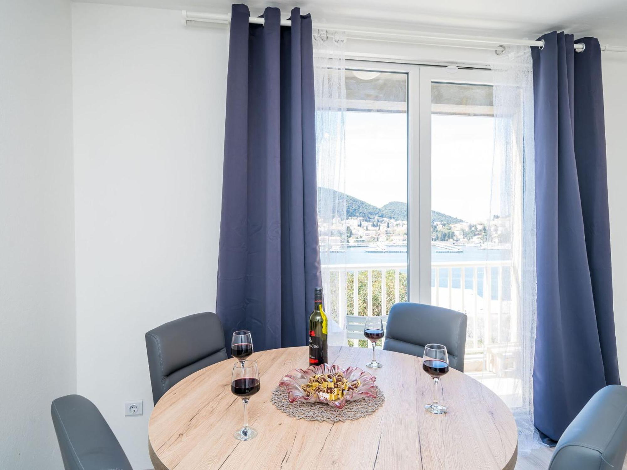 Apartment Cvjetkovi - Two Bedroom Apartment With Terrace And Sea View Dubrovnik Kültér fotó